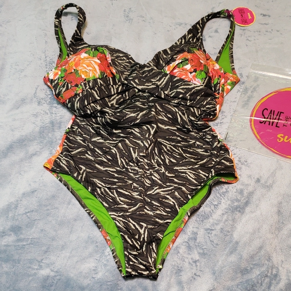 Gorgeous STQ one piece Swimsuit XL